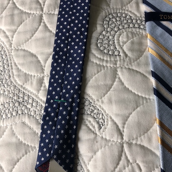 Tommy Hilfiger tie - new with tags - Picture 2 of 3